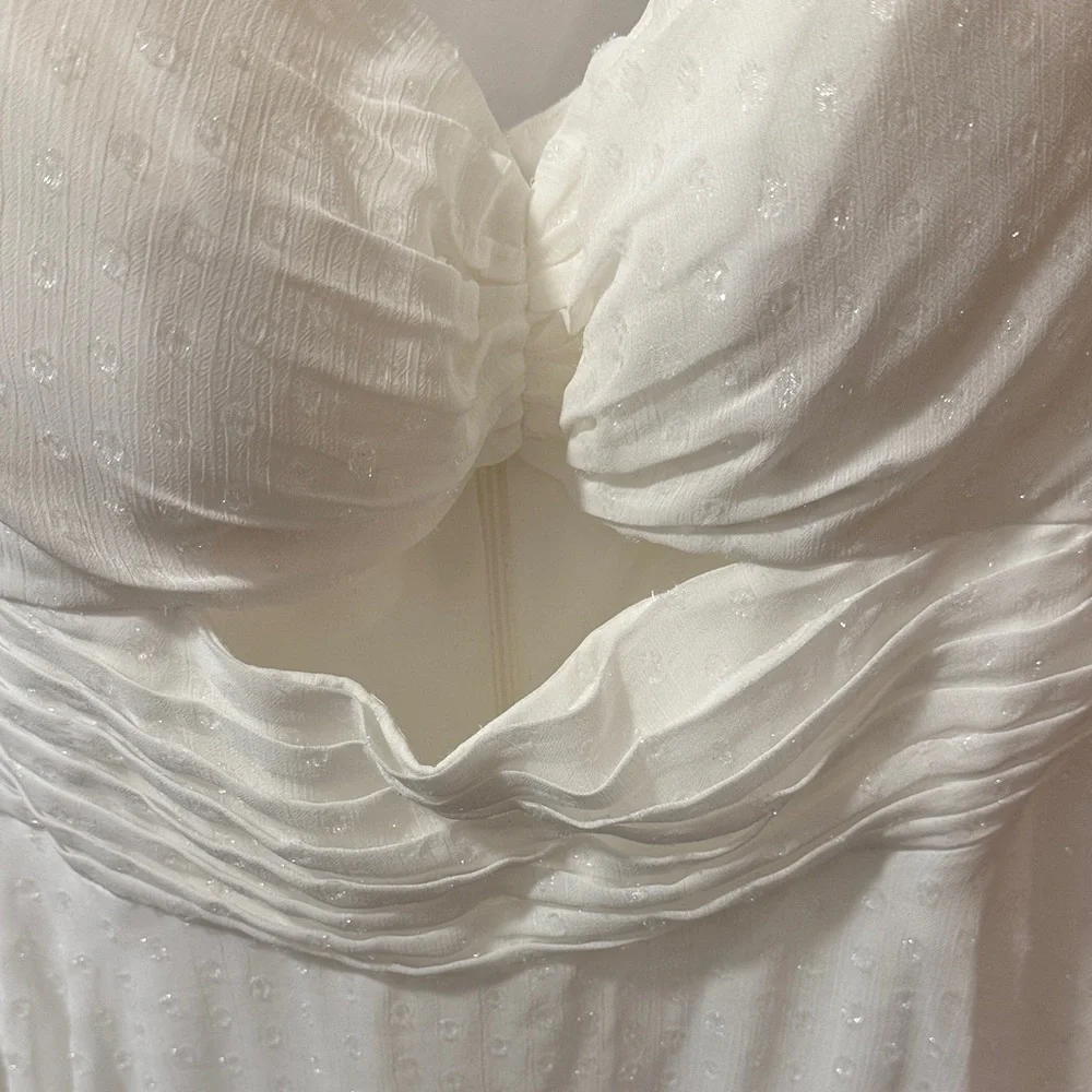 Elegant White Dress - Picture 5 of 8
